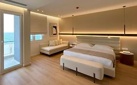 Luxury White Tower Suites
